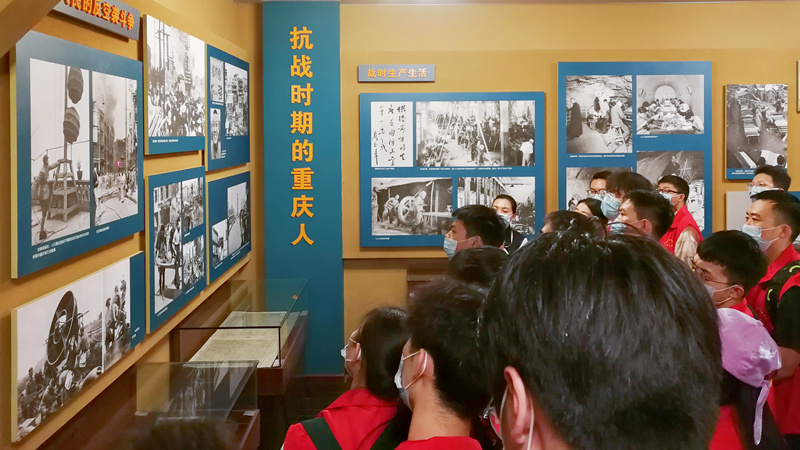 机械与运载工程学院车辆研究生三班党支部开展“学党史、悟思想、干实事、开新局”主题参观活动