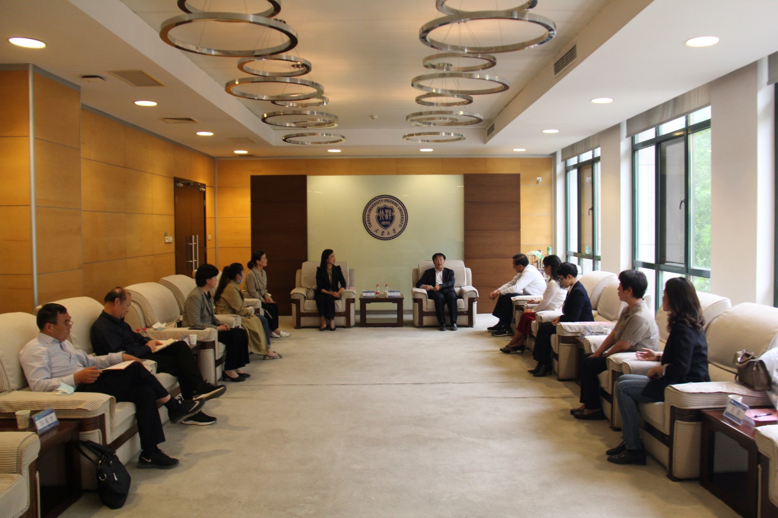 洛阳及南阳基础教育同仁来访小幼医并洽谈共建工作