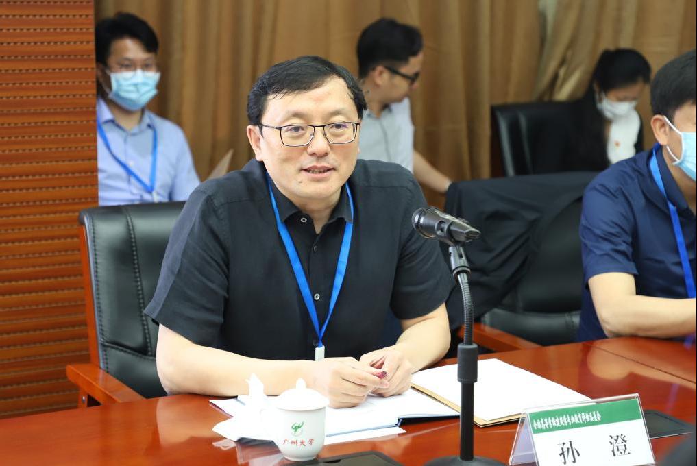 我校建筑学专业接受全国高等学校专业教育评估专家组进校考查