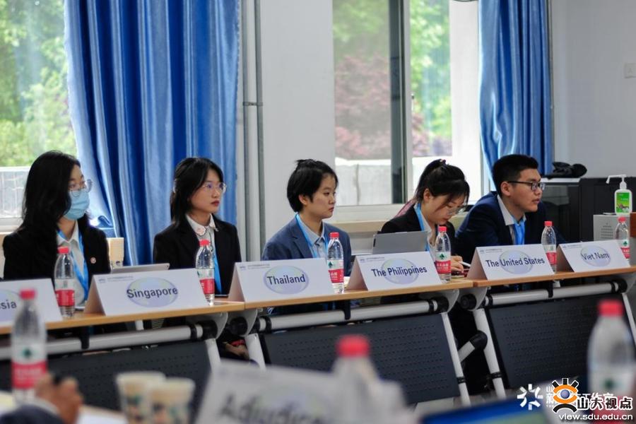​［外语］山大首届模拟APEC大会举行