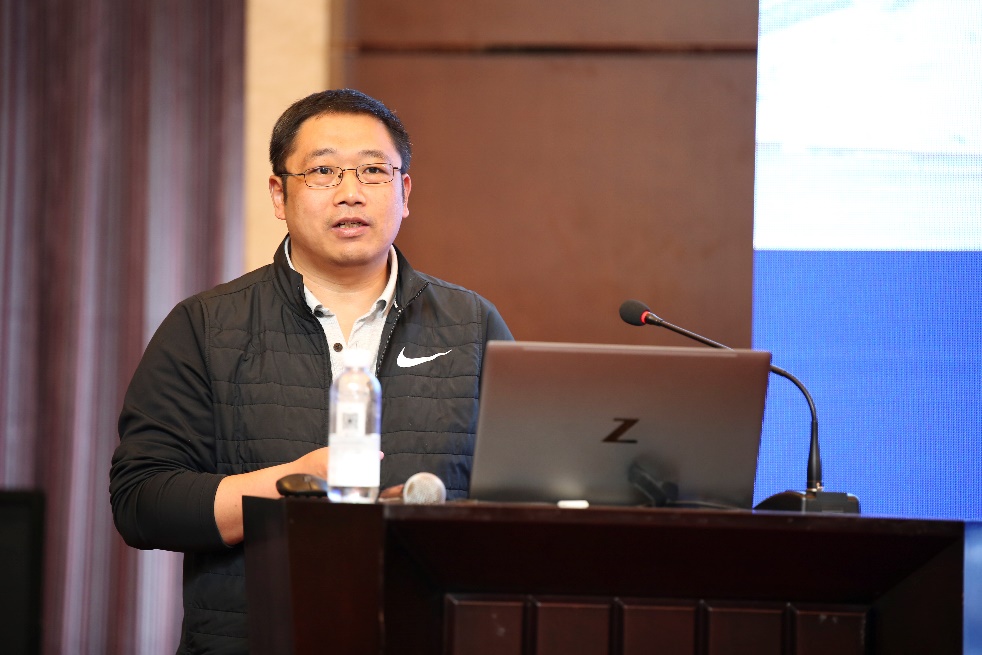 航运经济与管理学院教师应邀参加2021年大连软件行业人才交流峰会并作主题演讲