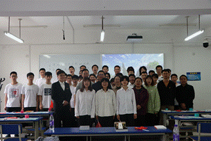 信息学院举行“青春心向党”——喜迎建党100周年主题班会观摩活动