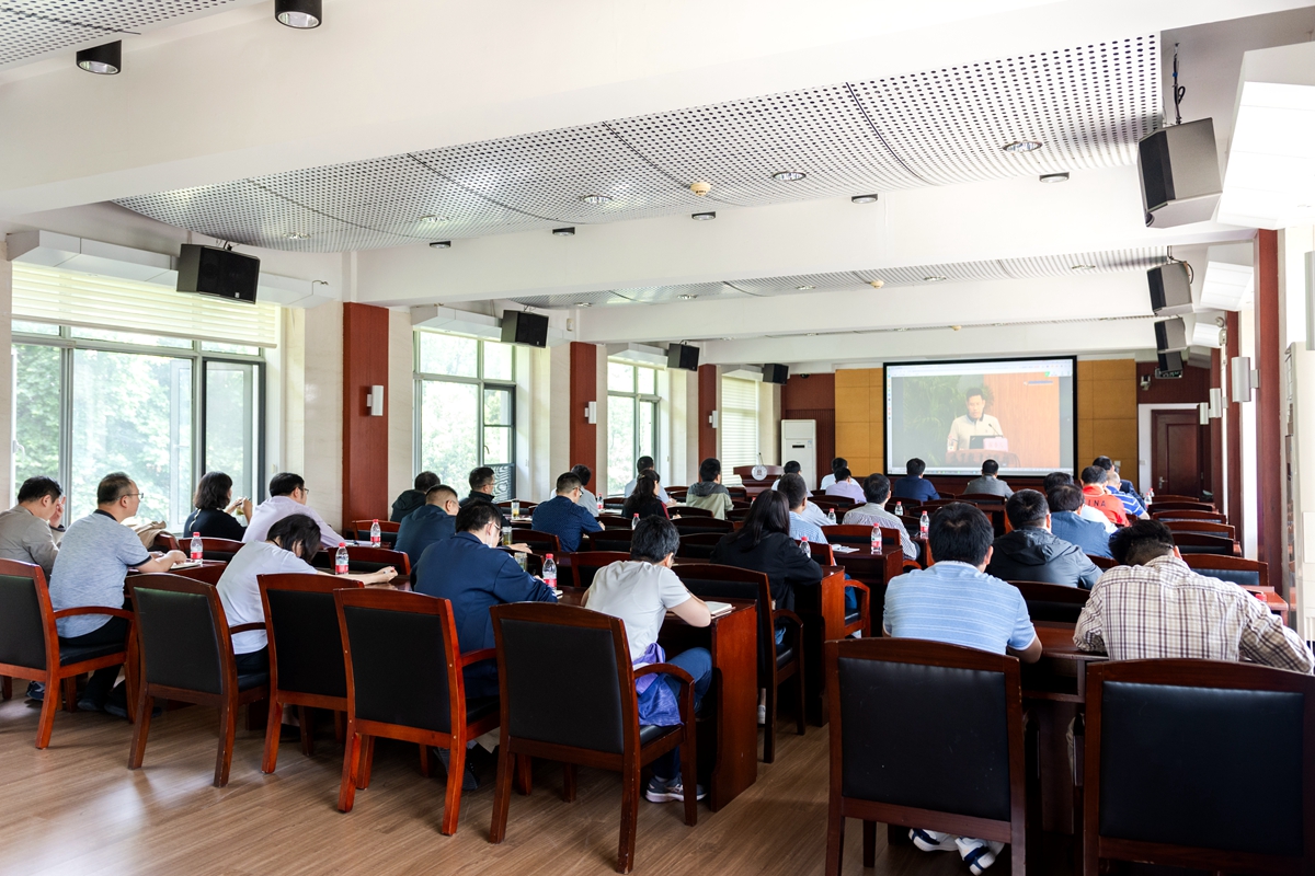 学校组织参加2021年高校实验室安全现场检查启动暨工作交流会