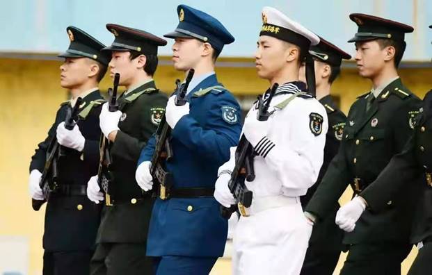 退役大学生士兵方阵亮相东北大学第五十九届体育运动大会开幕式