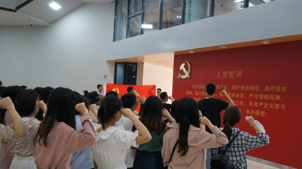 【党史学习进行时】马克思主义学院组织学生开展党史教育实践活动