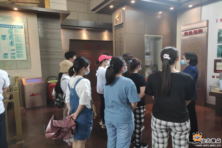 ［护康］组织毕业生党员主题教育活动