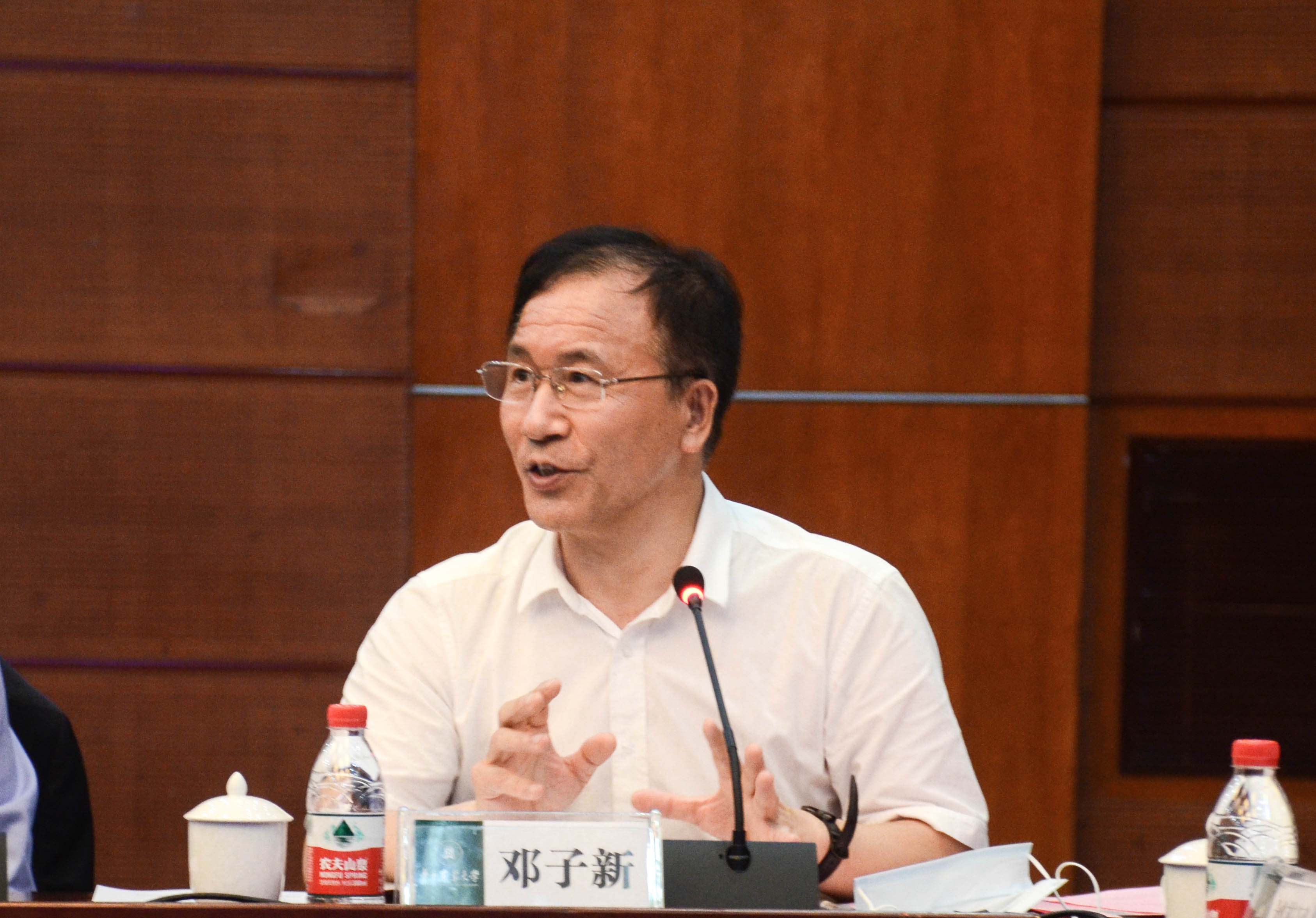 湖北洪山实验室理事会第一次会议在校举行