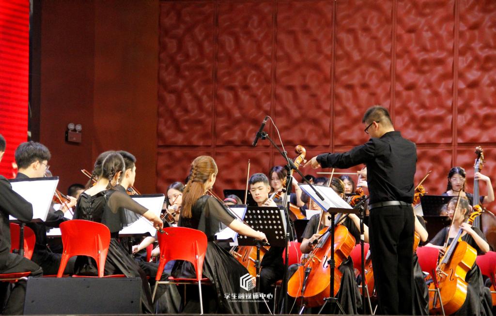 【党史学习进行时】红色声影交响音乐会向革命先烈致敬