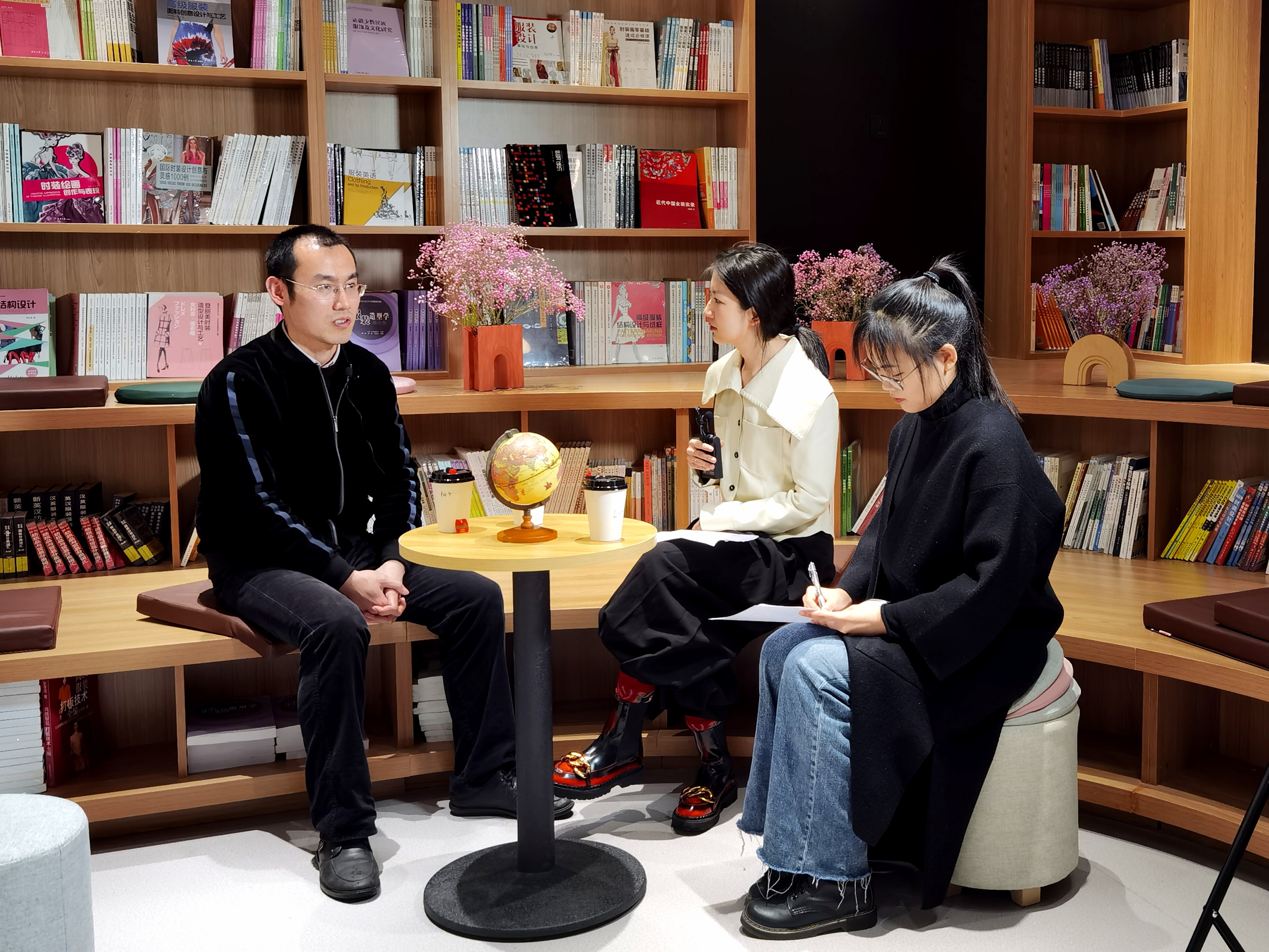 管理学院开启学生党员扶贫系列访谈 将乡村振兴实践融入育人工作