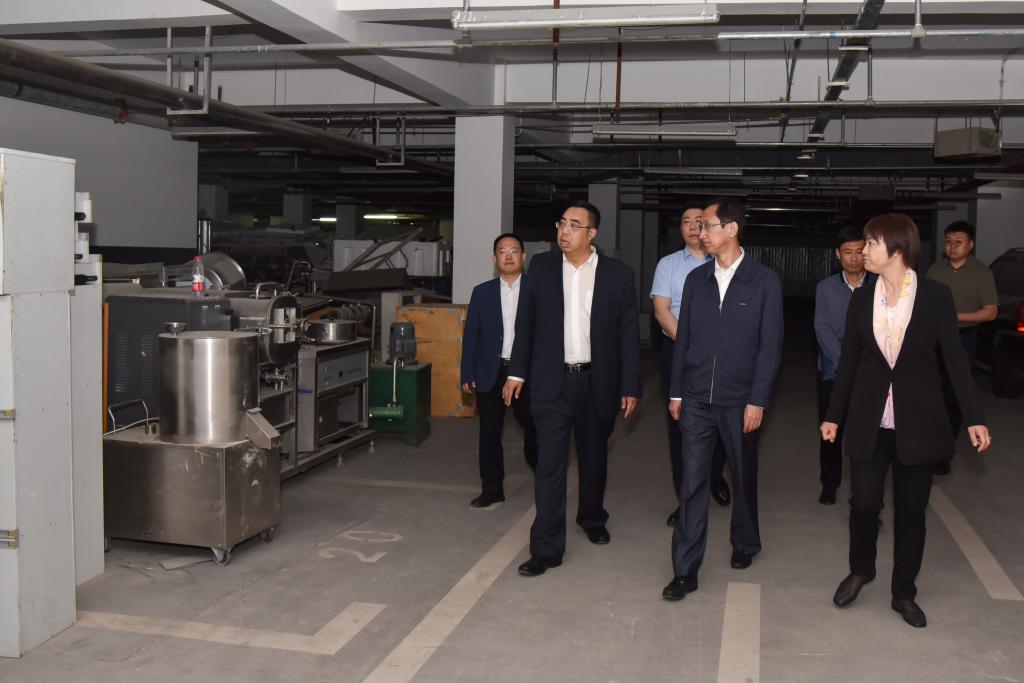 校党委书记李长生到黑龙江省绿色食品科学研究院调研并召开座谈会