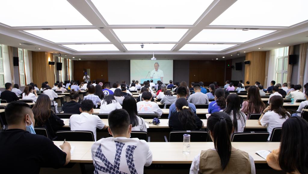 山西省英烈英模家属宣讲团走进高校