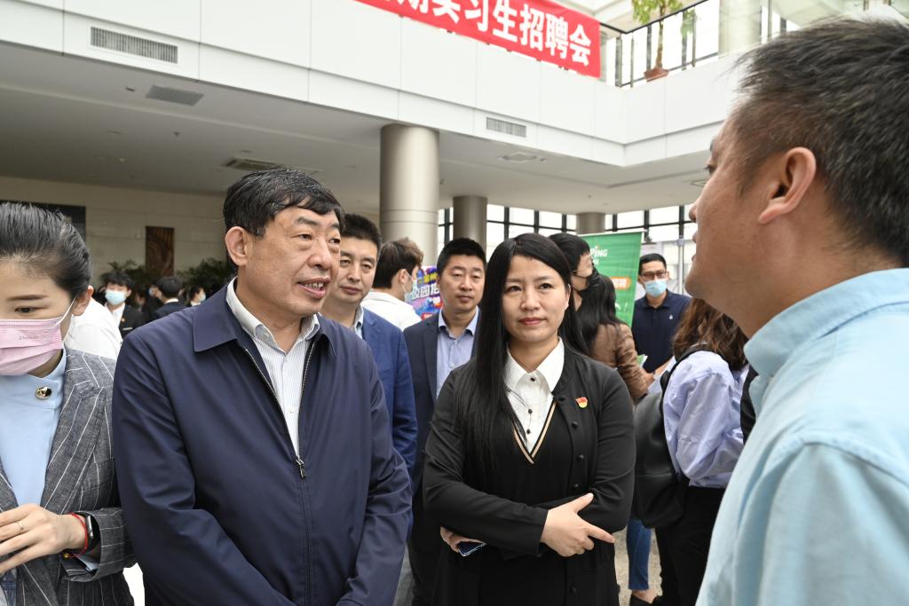 【党史学习教育】我校举办2022届毕业生暑期实习生专场招聘会