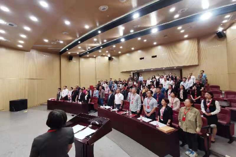 教服集团党总支召开党员大会