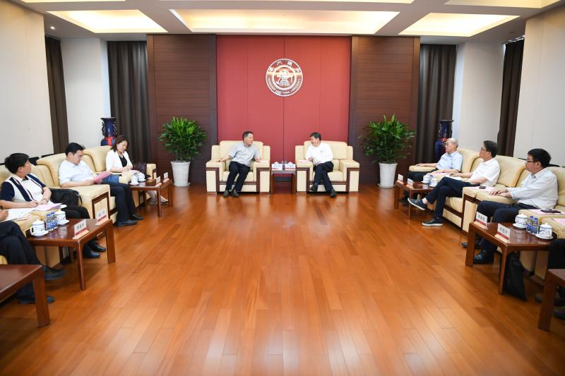 淮北市委常委、常务副市长周天伟一行到访上海交大
