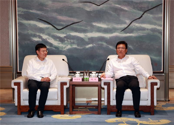 厦门市委书记赵龙会见天津大学校长金东寒一行