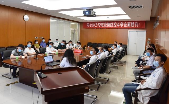 医科建设办公室党支部赴附属环湖医院开展联合党日活动