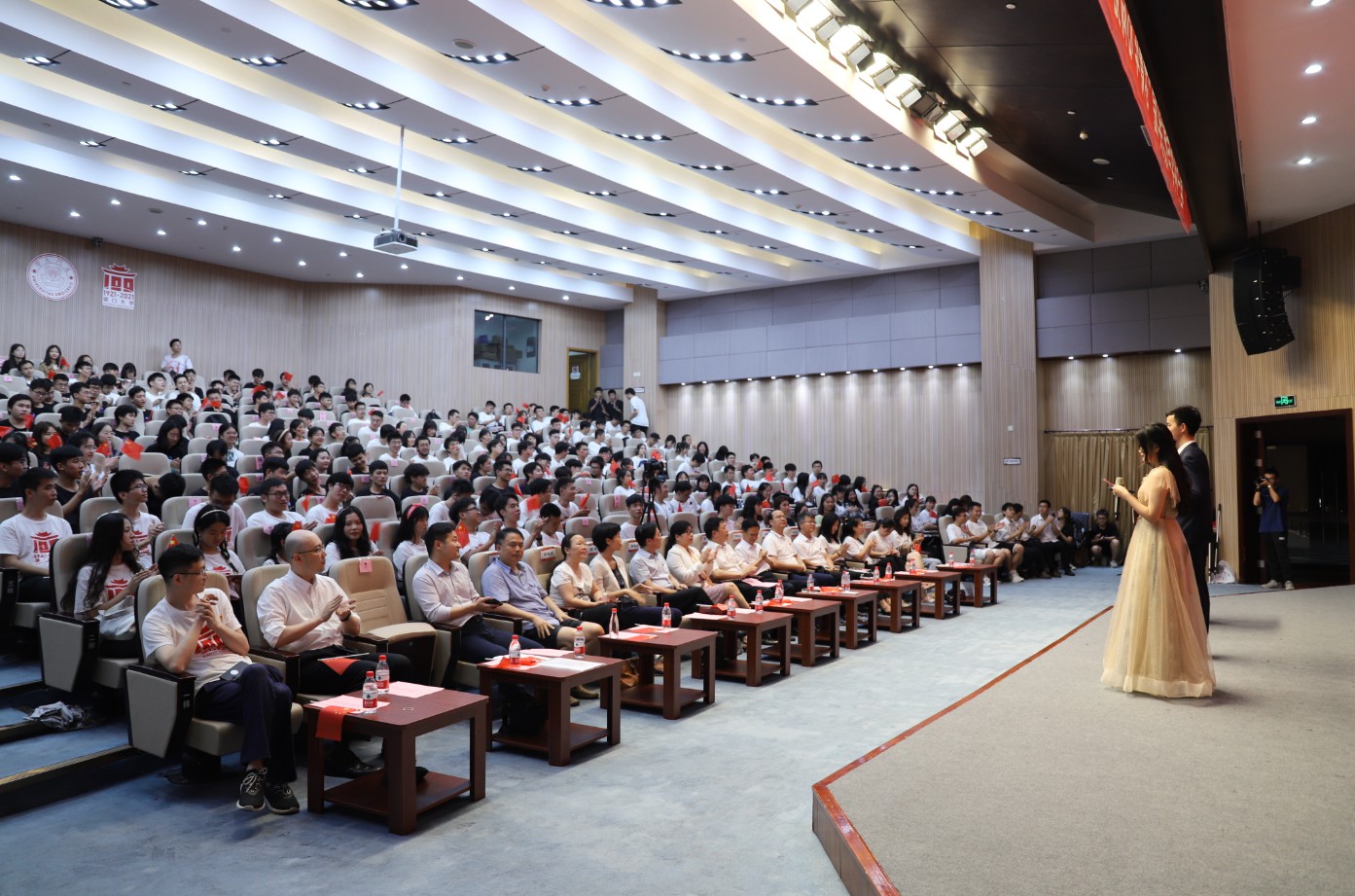 【学党史正当时】电子科学与技术学院举办“芯青年心向党”主题微党课展演暨师生合唱比赛