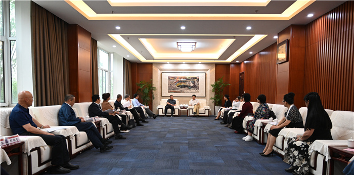 省人大常委会“一法一条例”执法检查组莅校现场检查