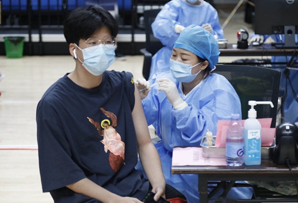 泉州校区师生员工接种第二针新冠疫苗