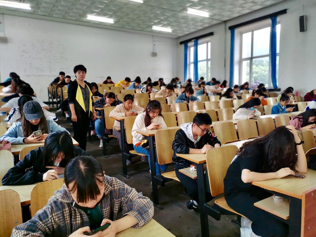 我校学生在首届“外教社•词达人杯”全国大学生英语词汇能力大赛中喜获佳绩