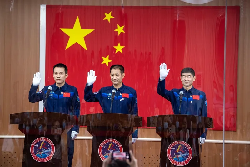时隔5年，东华大学“科技＋设计”再次“守护”中国航天员踏上太空征程