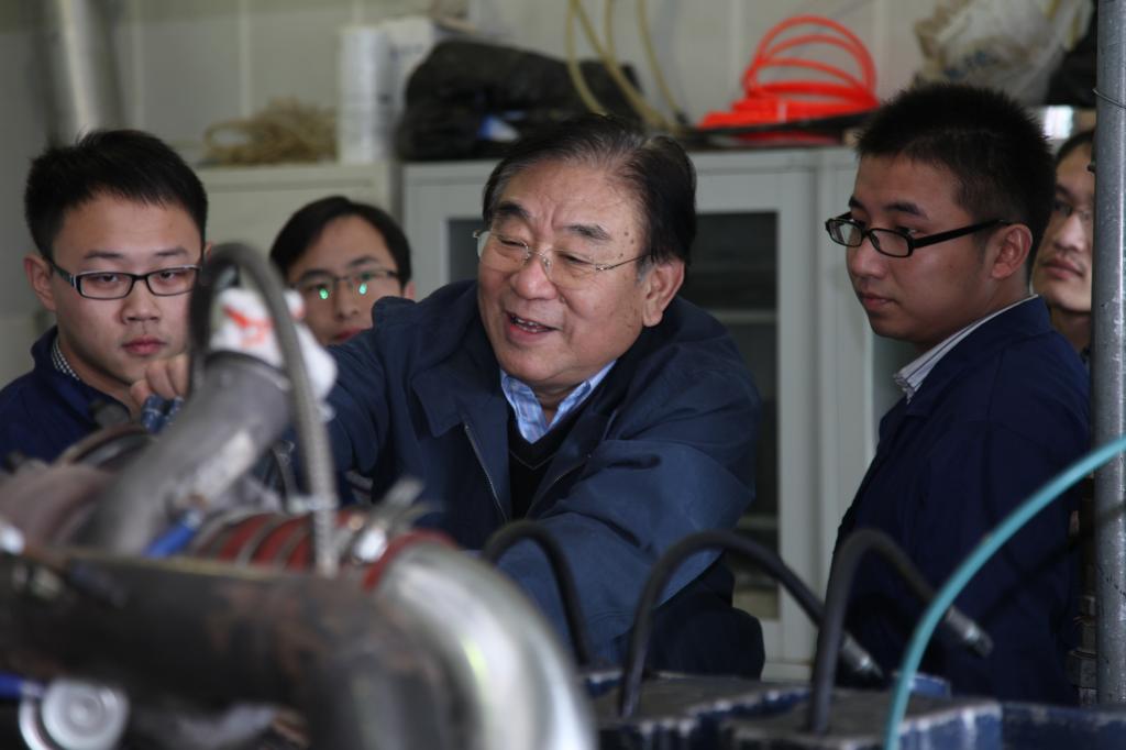 苏万华院士公开创新秘诀：夯实基础、放宽视野、心无旁骛