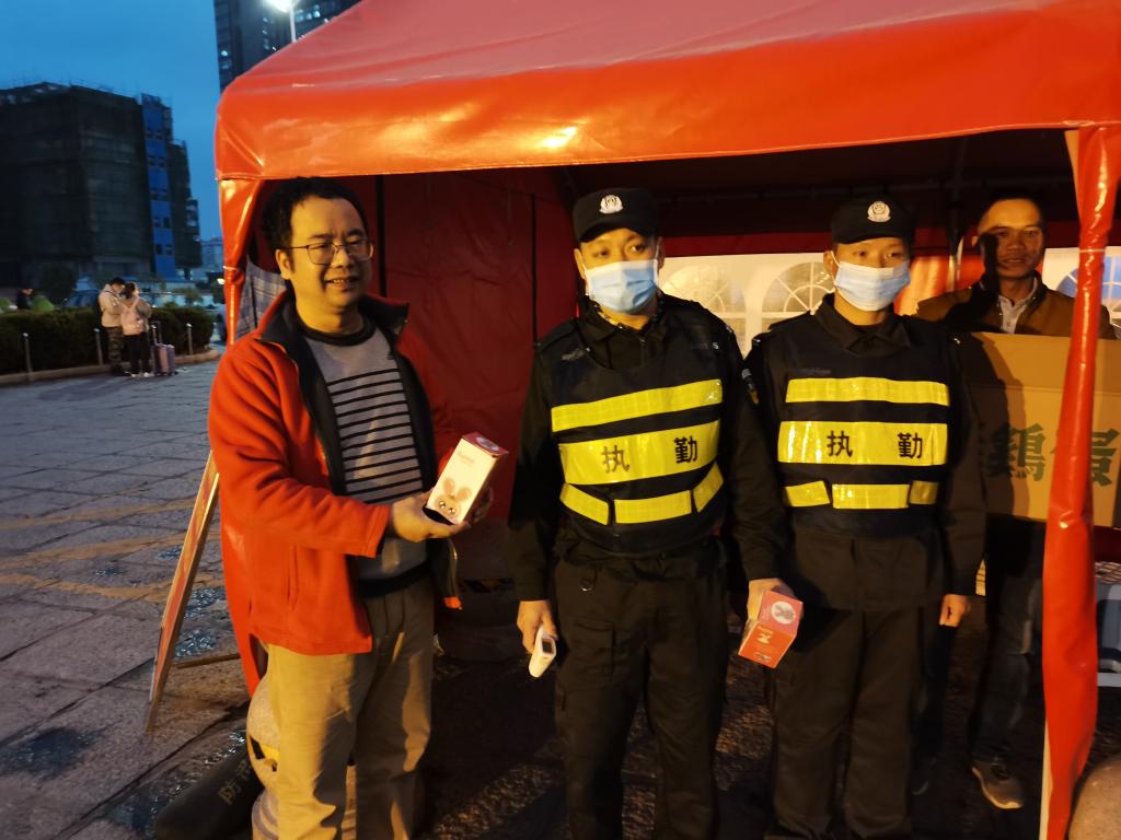【榜样在身边】徐先祥：送医授教坚守党员初心