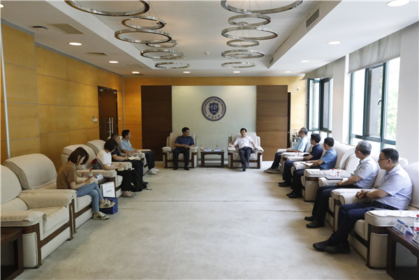 李家俊会见青岛蓝谷管理局副局长王厚恩一行