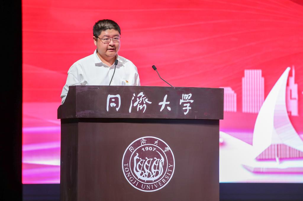 “选择一件有意义的事，坚持下去”——同济大学2021年“追求卓越学生奖”获得者辛旭速写