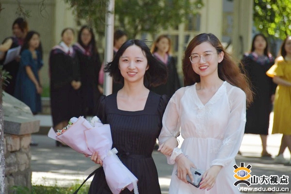 ​［新闻］举行2021届毕业典礼暨学位授予仪式