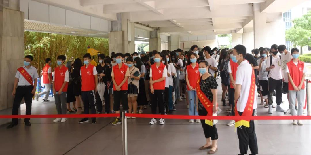 【众志成城】我校再次开展全员核酸检测