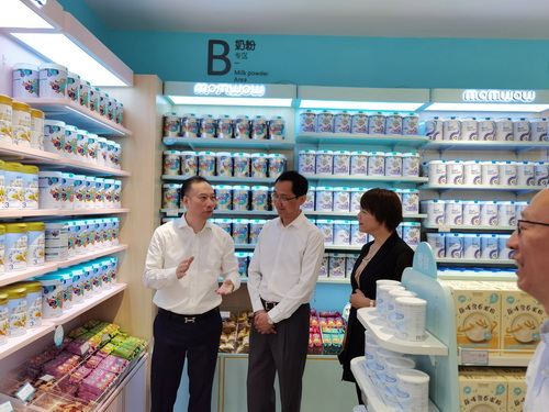 省绿色食品科学研究院院长、党委书记兼校统战部部长李翠霞赴上海参加FIC展览会