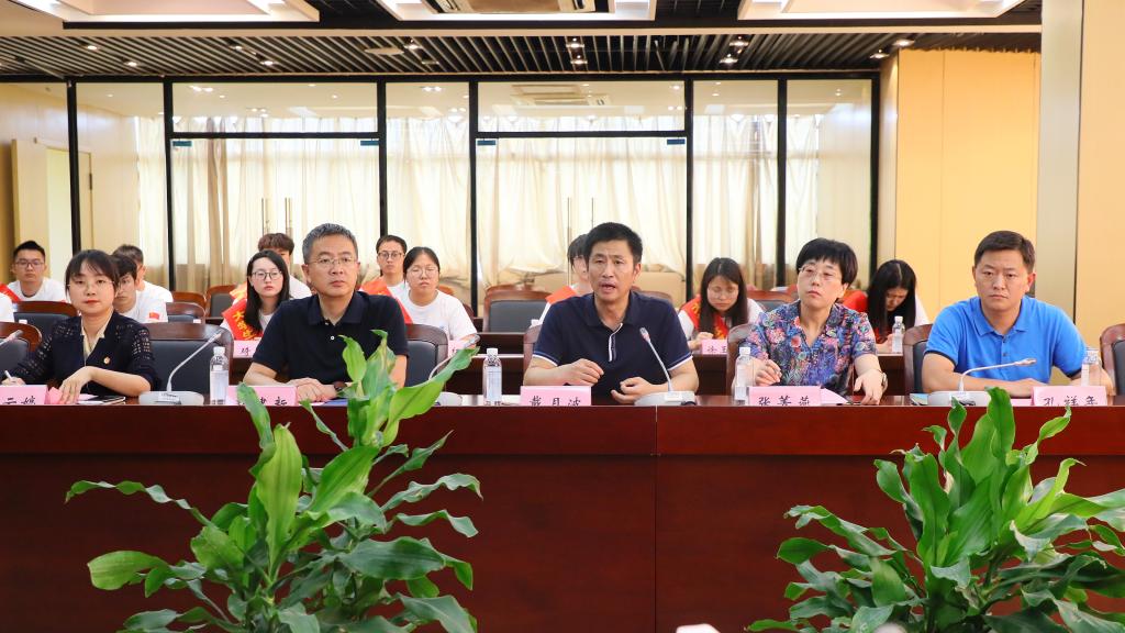 学校举行2021年研究生支教团、西部计划、苏北计划志愿者出征仪式