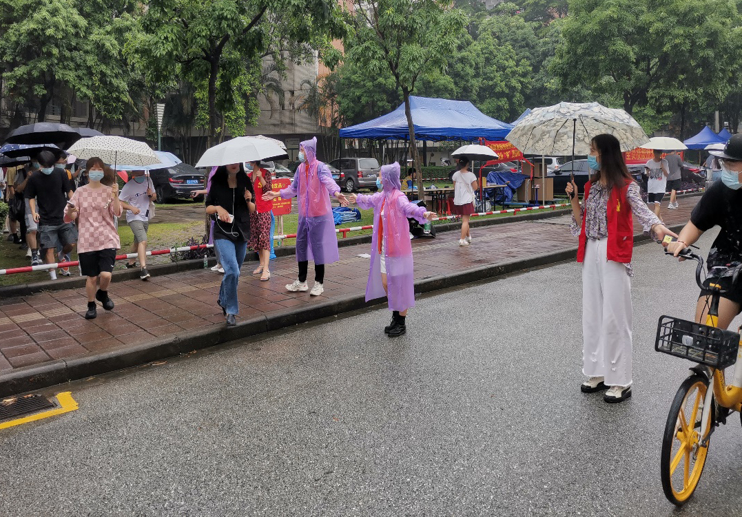 我们在行动：300余教师党员志愿服务核酸检测
