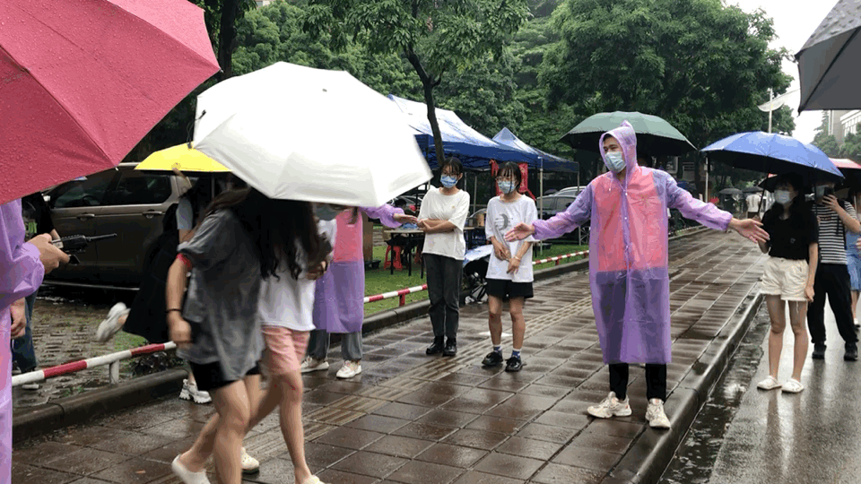 我们在行动：300余教师党员志愿服务核酸检测