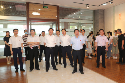 理想照耀心中庆祝中国共产党成立100周年　济南大学书画精品展开幕