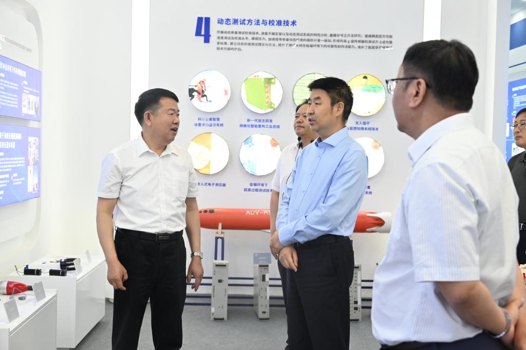 郑州大学党委书记宋争辉一行来校调研