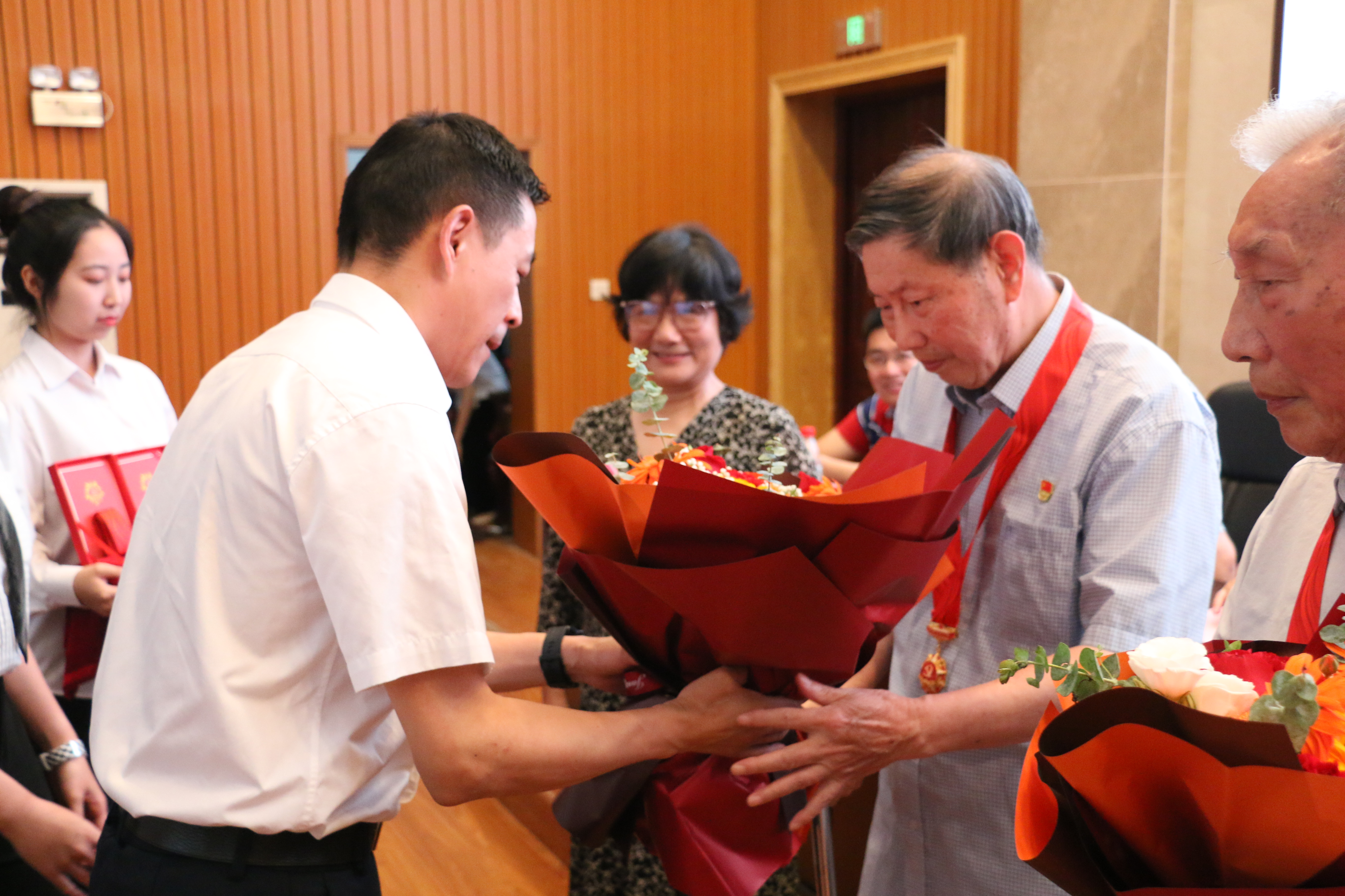 中南大学数学与统计学院举办庆祝中国共产党成立100周年暨党建表彰大会