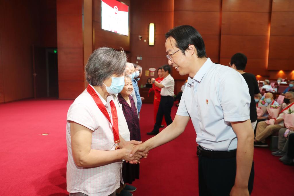 喜迎建党100周年，校领导走访慰问送温暖