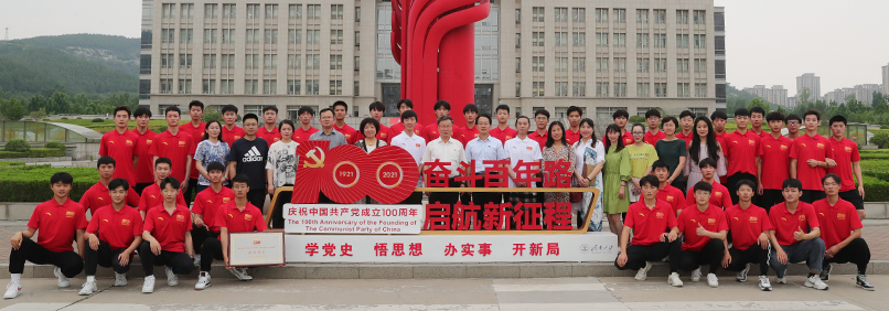 济大学子受邀参演庆祝中国共产党成立100周年大型情景史诗《伟大征程》