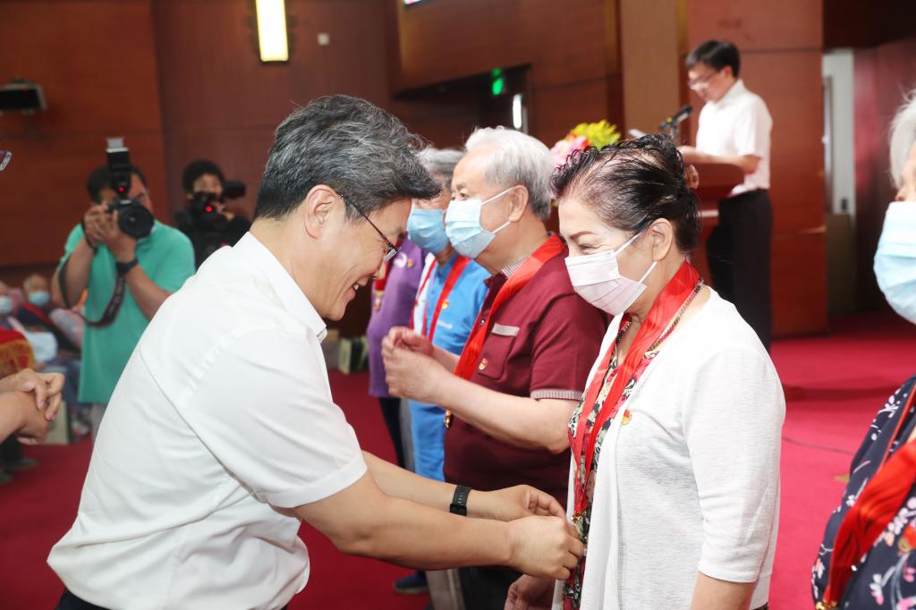 喜迎建党100周年，校领导走访慰问送温暖