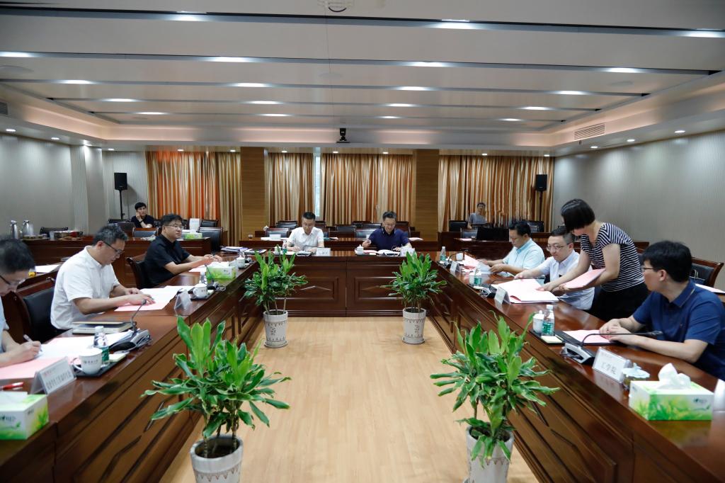 我校举行2021年综治安全目标管理责任书签字仪式
