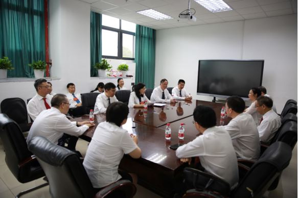 【直击党代会】第十一次党代会主席团第三次会议召开