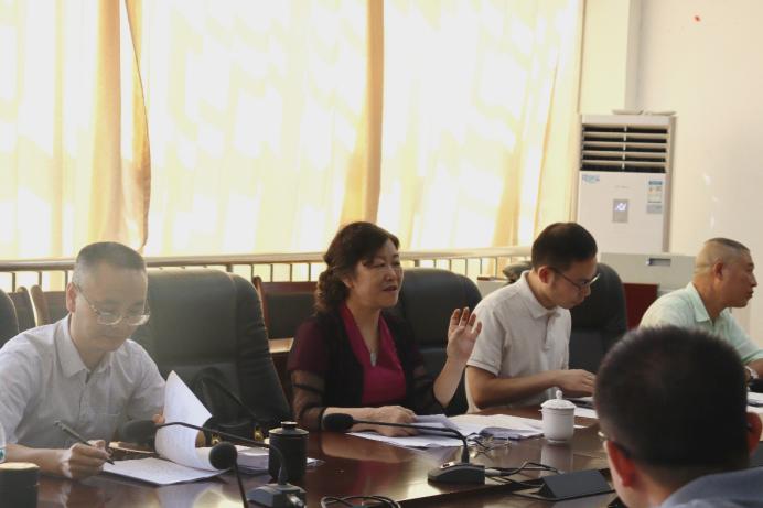 国家级教学名师易思蓉教授来校指导土木工程专业认证工作