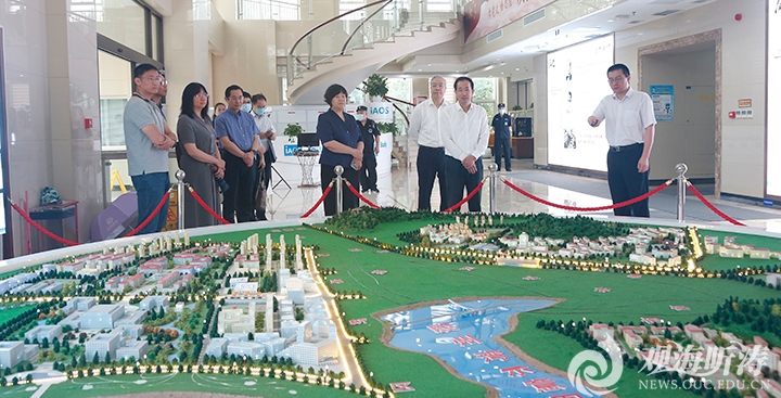 福建省副省长李德金一行到中国海洋大学调研