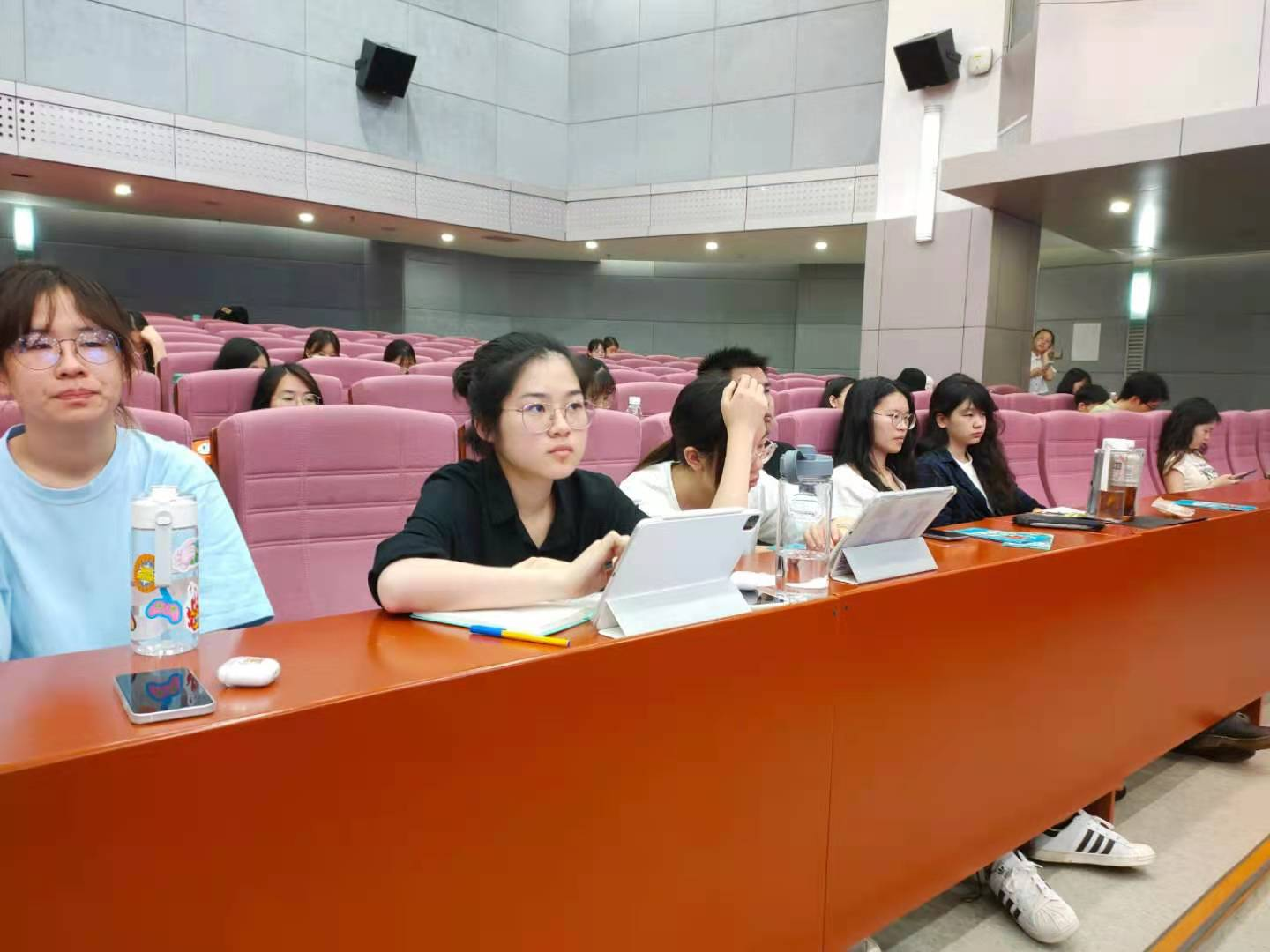北京语言大学2021年度“平安留学”系列讲座举办