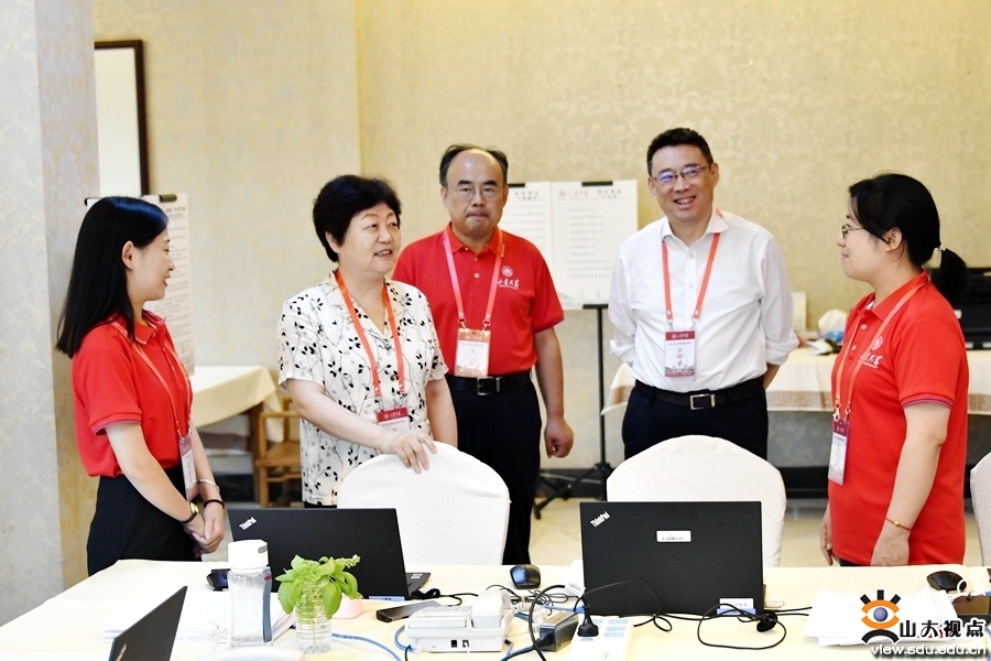 樊丽明到山大2021年本科招生录取现场指导工作