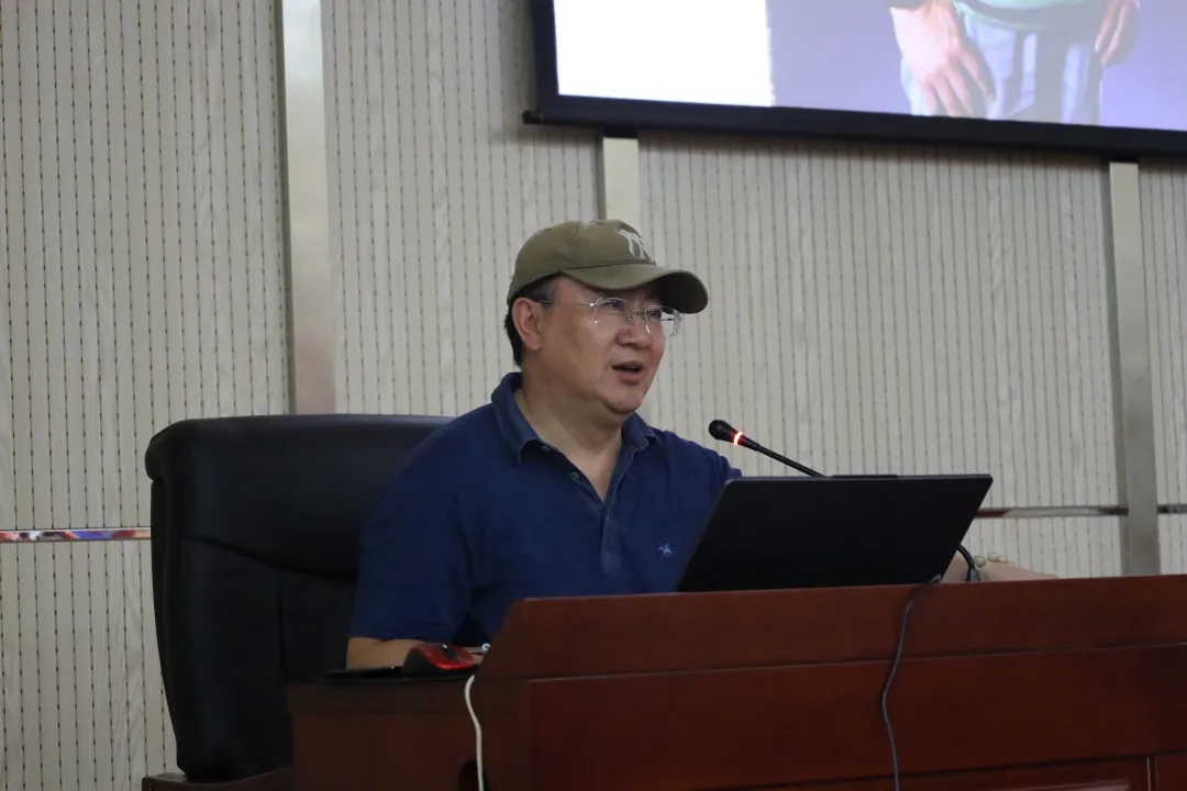 周星教授应邀来校做学术讲座