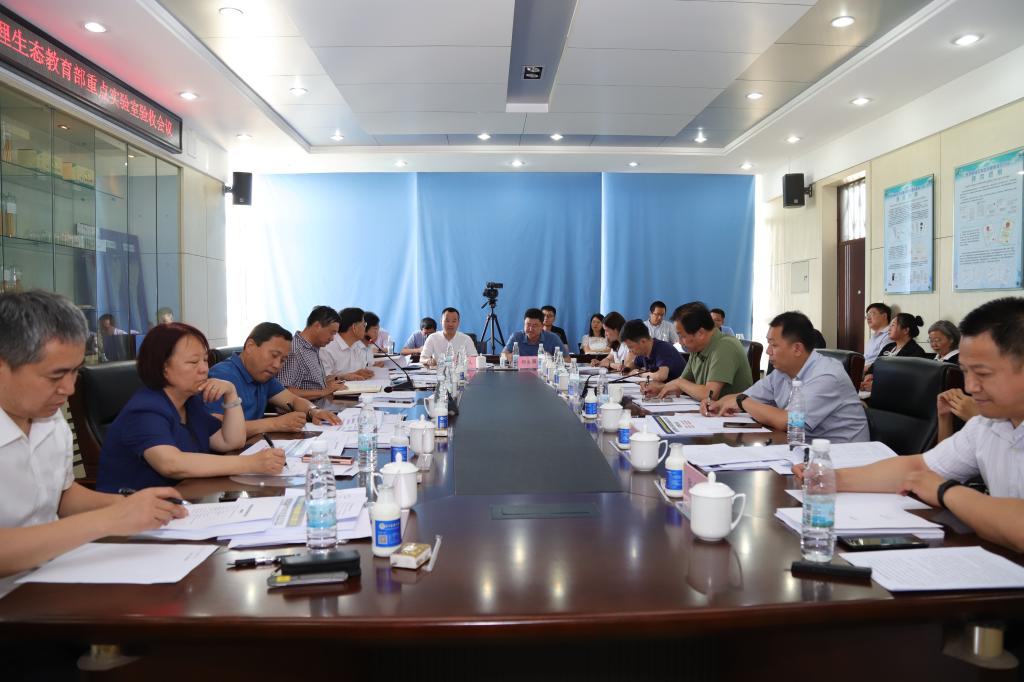 我校寒地粮食作物种质创新与生理生态教育部重点实验室建设项目通过验收