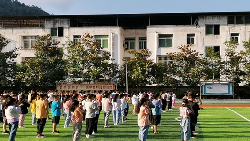 学以致用艺传学子用行动彰显青春力量